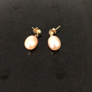 14k gold pink pearl drop earrings.
